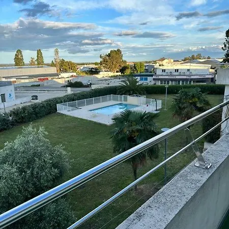 Jolie T2 Avec Piscine En Corse アパート ビグーリア